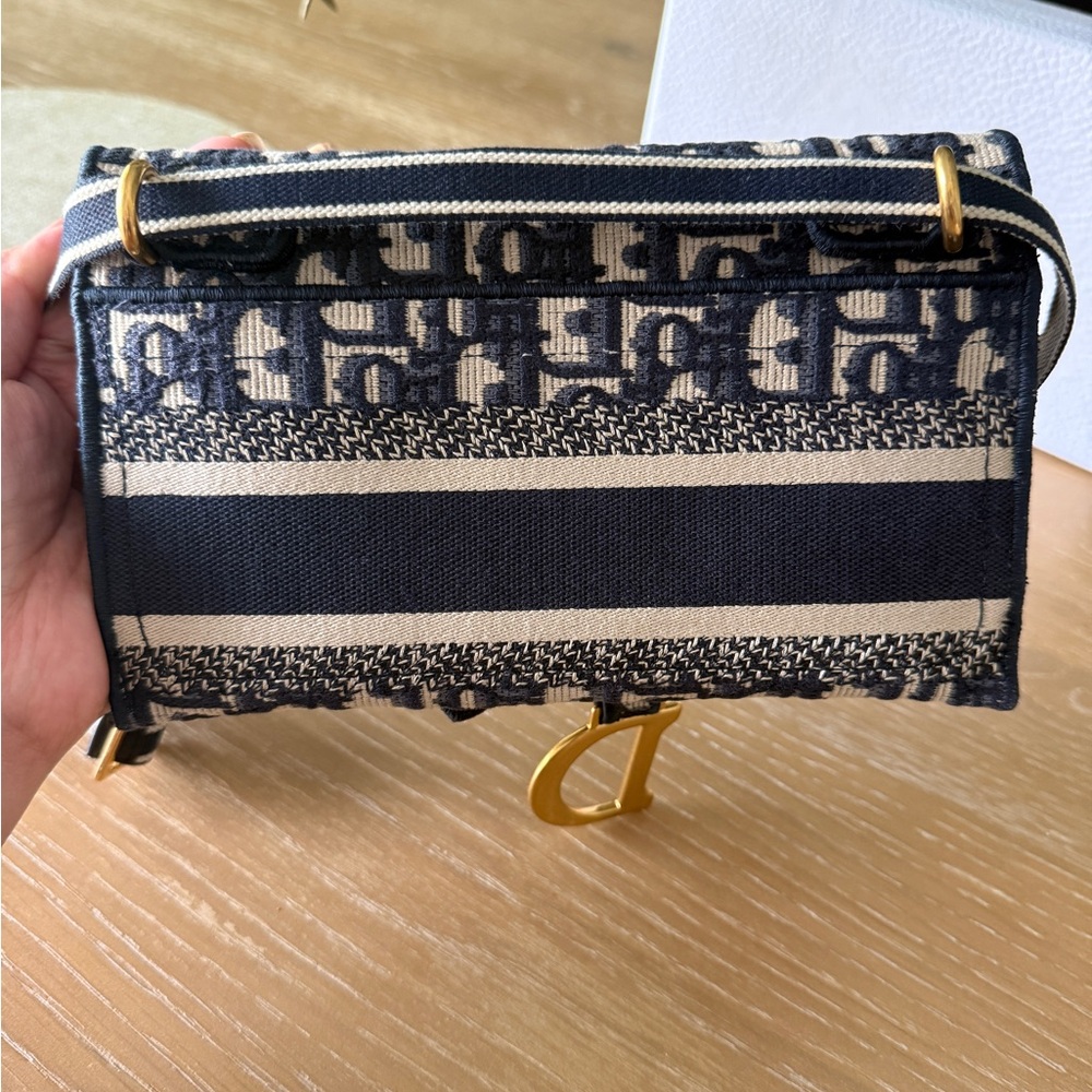 Christian Dior Navy and Cream Clutch - Picture 9 of 13